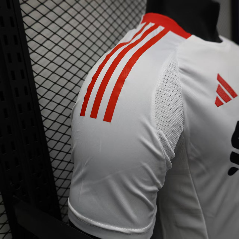 Liverpool away 25/26